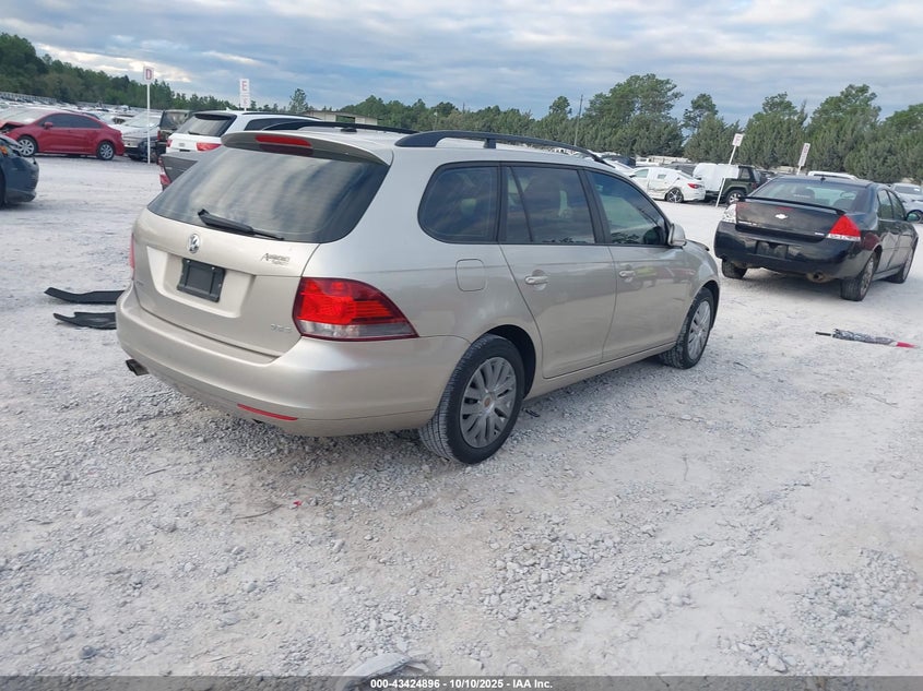 2013 VOLKSWAGEN JETTA SPORTWAGEN 2.5L S - 3VWPP7AJ7DM642208