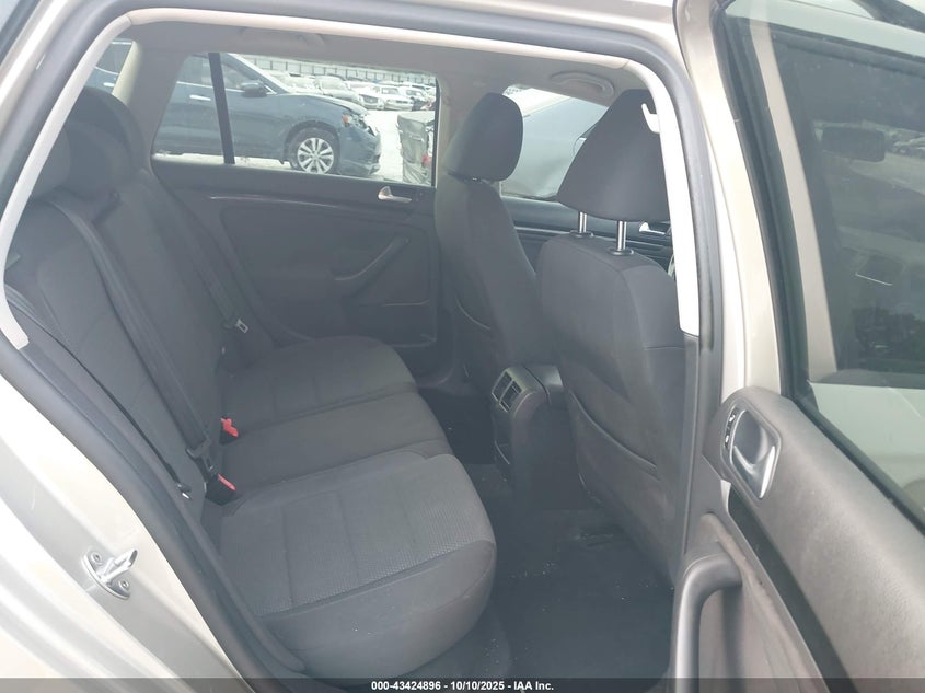 2013 VOLKSWAGEN JETTA SPORTWAGEN 2.5L S - 3VWPP7AJ7DM642208