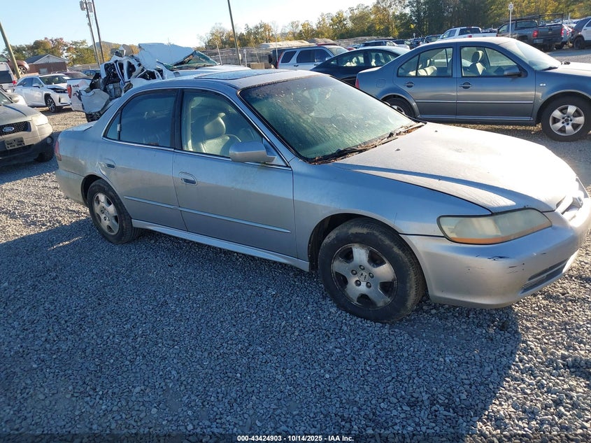 1HGCG16582A078395 2002 HONDA ACCORD photo no. 17