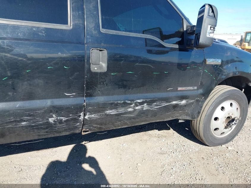 2000 Ford F-350 Lariat/Xl/Xlt VIN: 1FTWW32F8YEC74959 Lot: 43424992