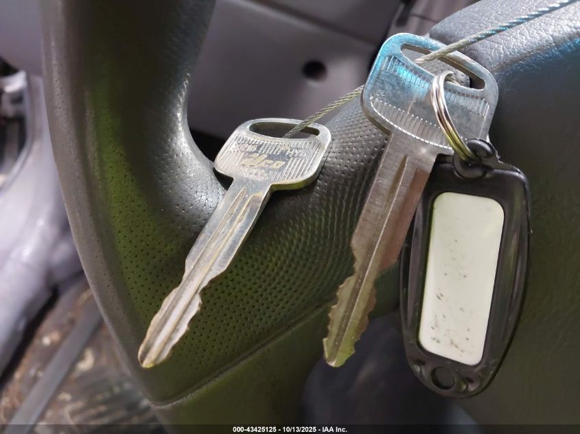 2002 Hyundai Accent L VIN: KMHCF35G22U230228 Lot: 43425125