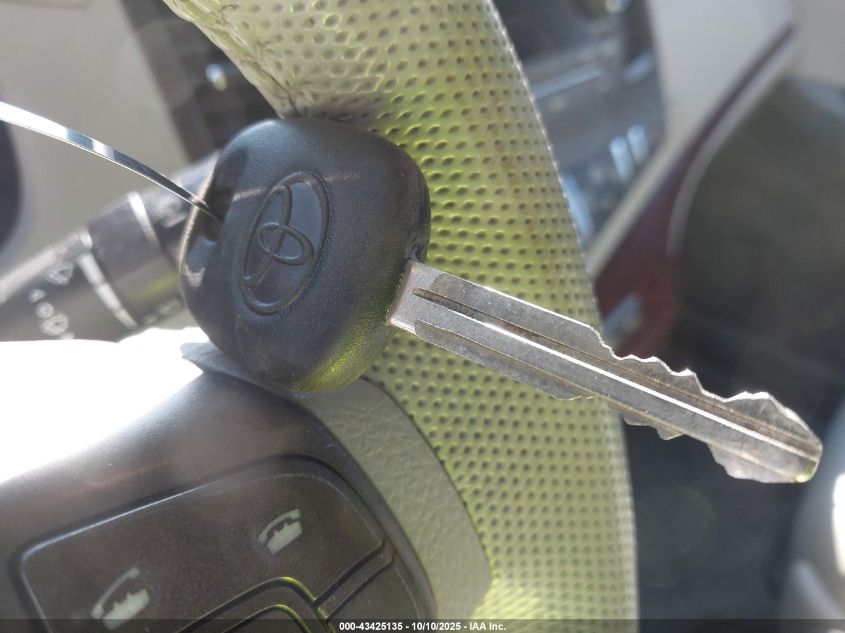 2011 Toyota Sienna Xle V6 VIN: 5TDYK3DC6BS073022 Lot: 43425135