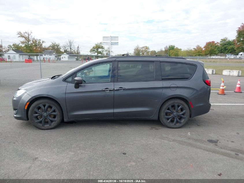 2018 Chrysler Pacifica Touring Plus VIN: 2C4RC1FG3JR356751 Lot: 43425136