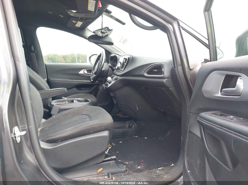 2C4RC1FG3JR356751 2018 CHRYSLER PACIFICA photo no. 5
