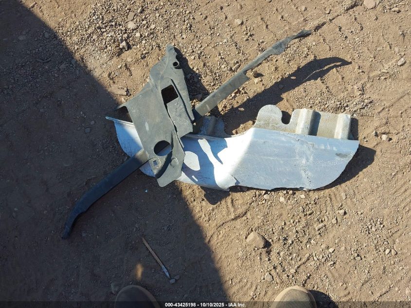 2002 Mercury Grand Marquis Gs VIN: 2MEFM74W52X600599 Lot: 43425198