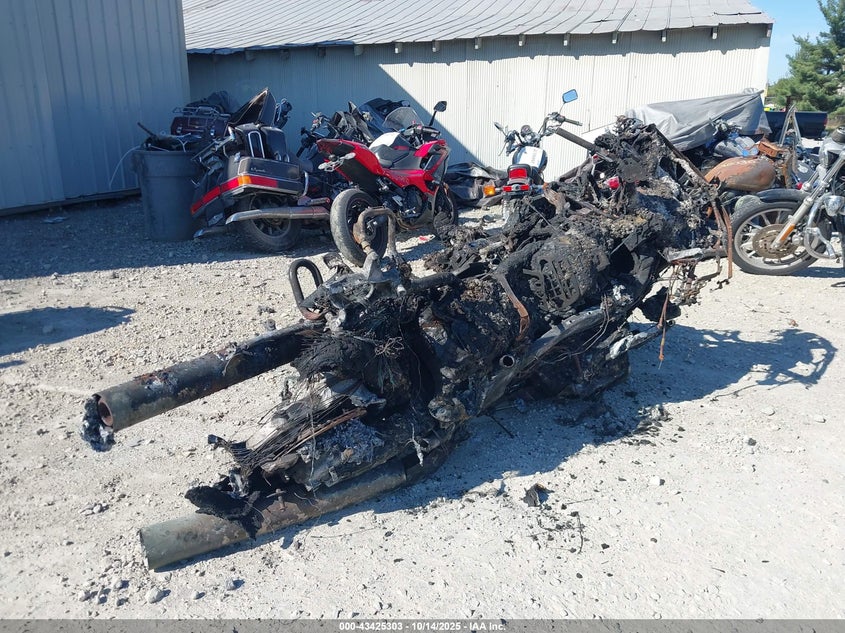 1HFSC47433A202528 2003 HONDA GL1800C photo no. 4
