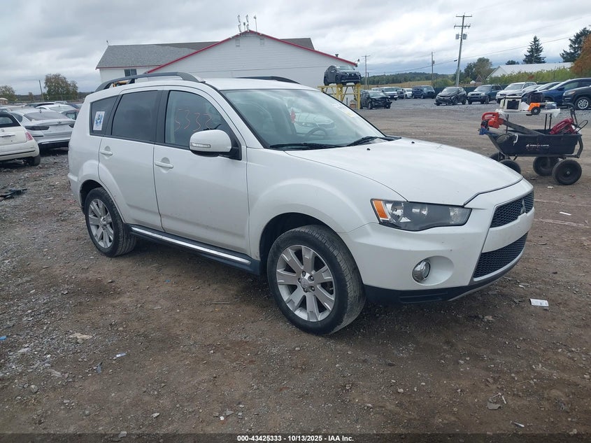 MITSUBISHI OUTLANDER SE