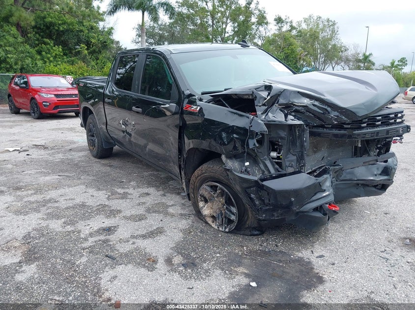 CHEVROLET SILVERADO 1500 4WD SHORT BED CUSTOM TRAIL BOSS