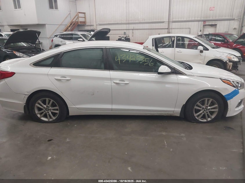 2017 HYUNDAI SONATA SE 5NPE24AF4HH551802