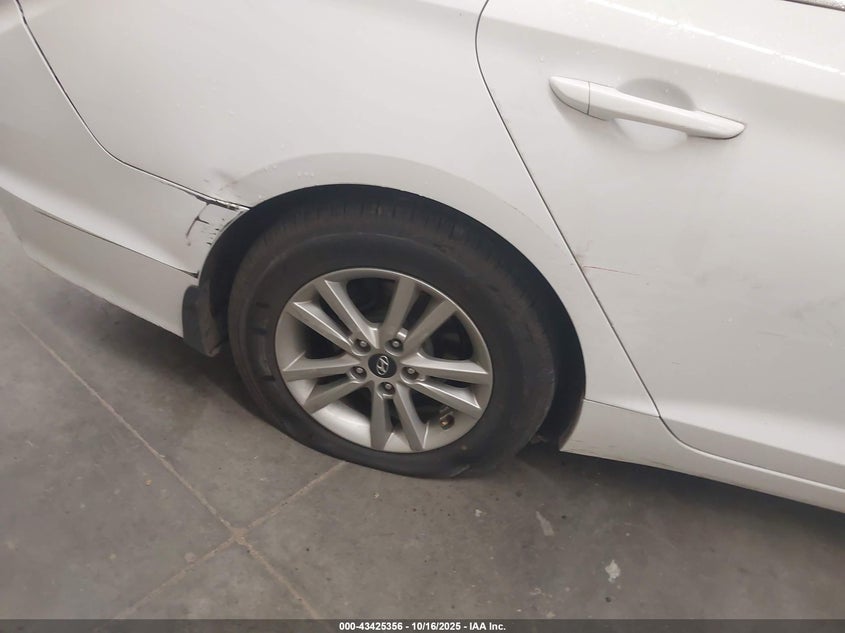 2017 HYUNDAI SONATA SE 5NPE24AF4HH551802