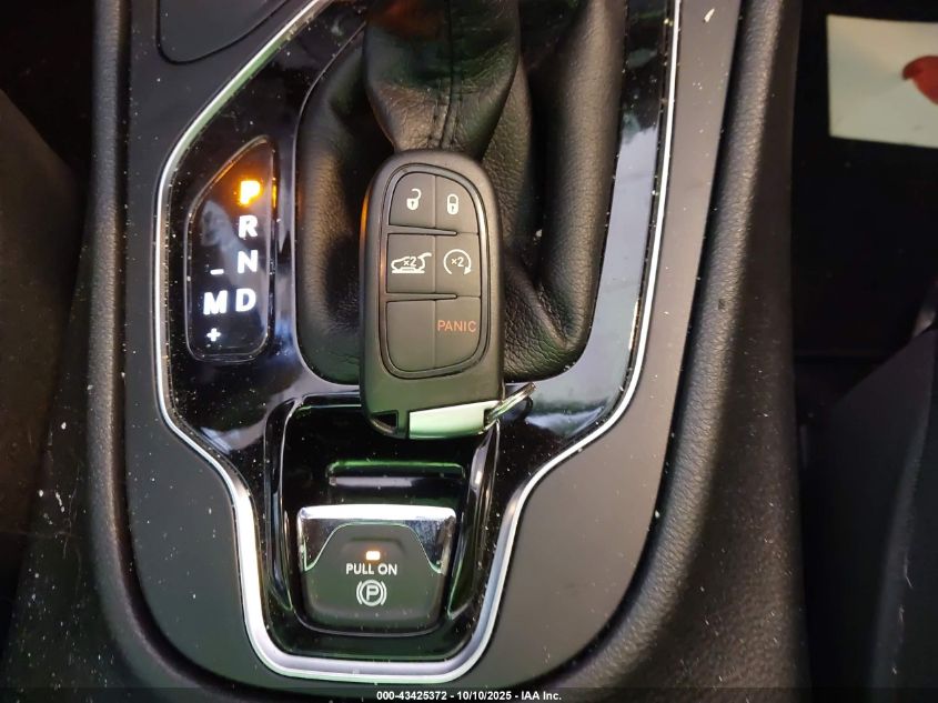 2019 Jeep Cherokee Limited 4X4 VIN: 1C4PJMDX5KD236553 Lot: 43425372