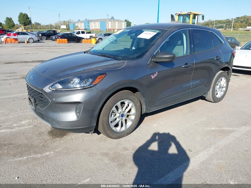 1FMCU0BZ0NUB46942 2022 FORD ESCAPE photo no. 2