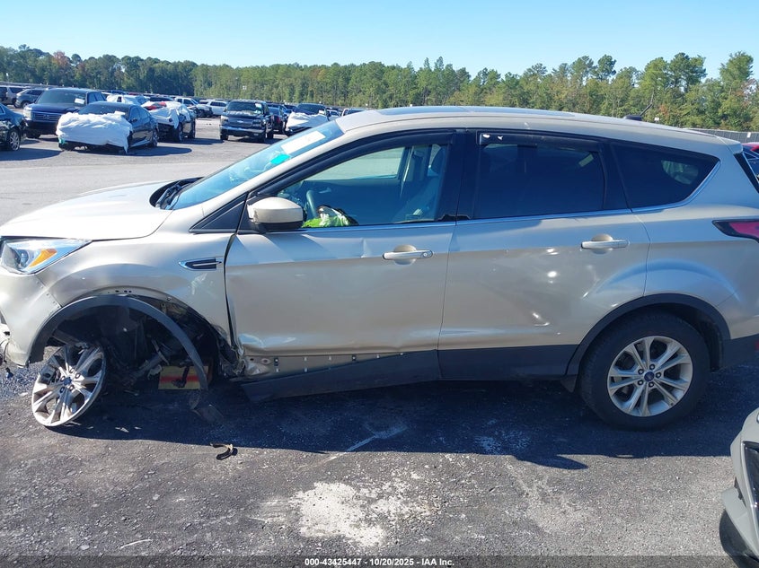 2017 Ford Escape Se VIN: 1FMCU9G92HUA29297 Lot: 43425447