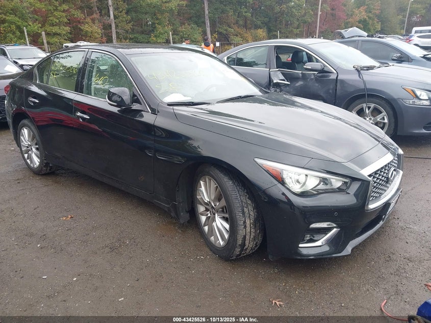 INFINITI Q50 LUXE AWD