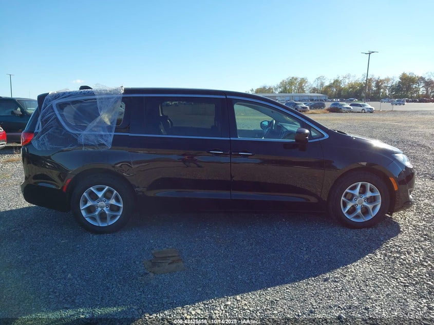 VIN 2C4RC1BG2HR777375 2017 CHRYSLER PACIFICA TOURING PLUS