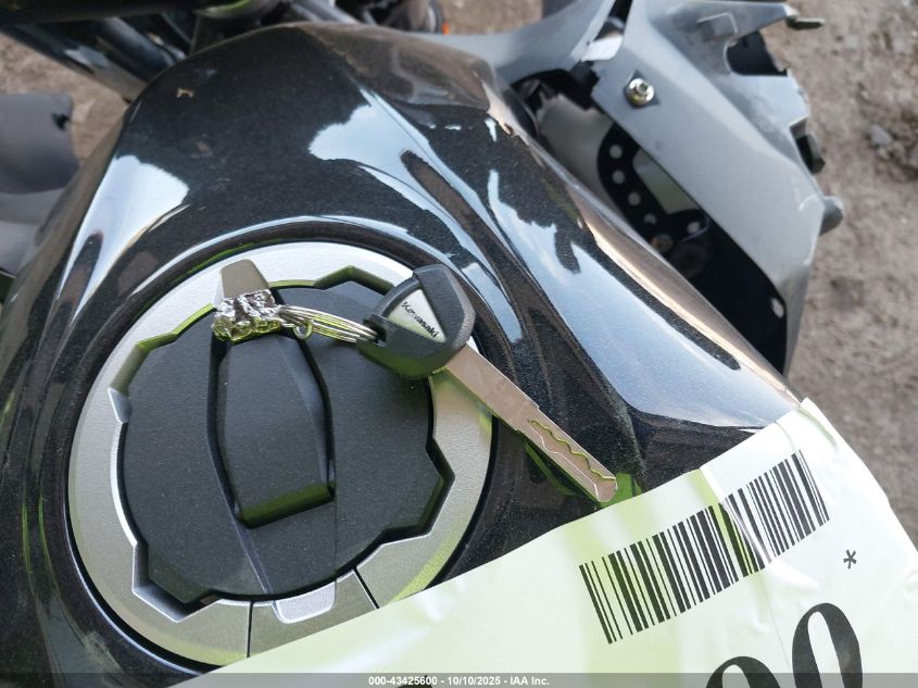 2025 Kawasaki Er500 VIN: ML5ERGE12SDA35802 Lot: 43425600