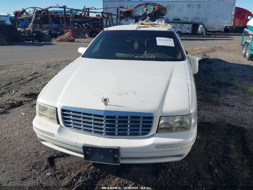 1997 Cadillac Deville Standard VIN: 1G6KD52Y8VU214203 Lot: 43425612