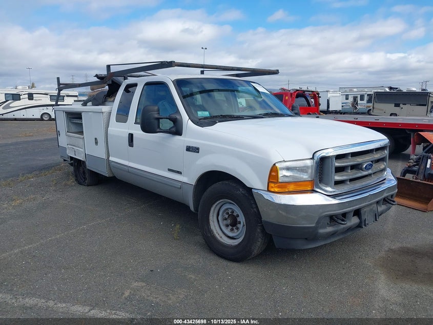 1FTSX30FX1ED55269 2001 FORD F350 photo no. 9