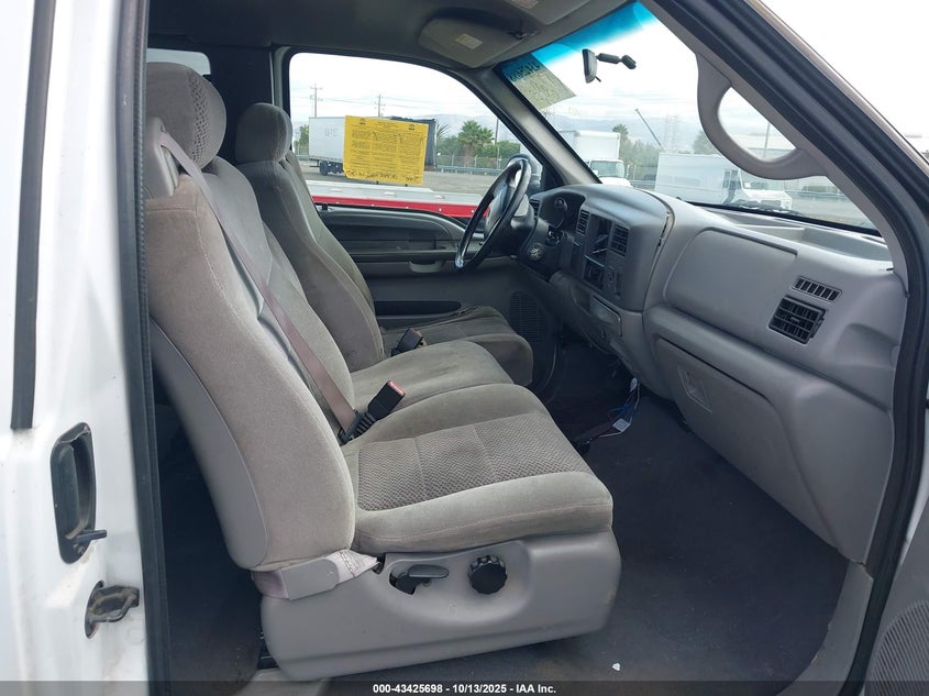 1FTSX30FX1ED55269 2001 FORD F350 photo no. 5