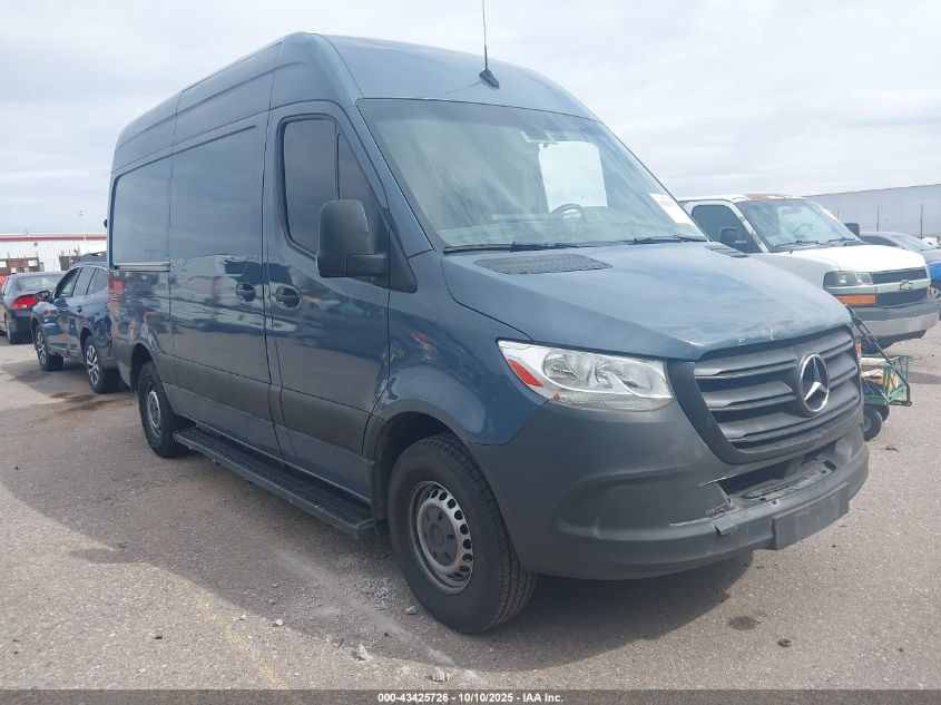 MERCEDES-BENZ SPRINTER STANDARD ROOF V6