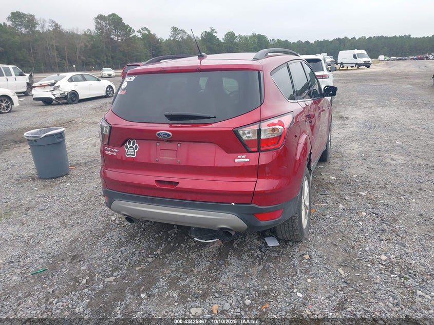 VIN 1FMCU0GD8JUB95992 2018 FORD ESCAPE SE