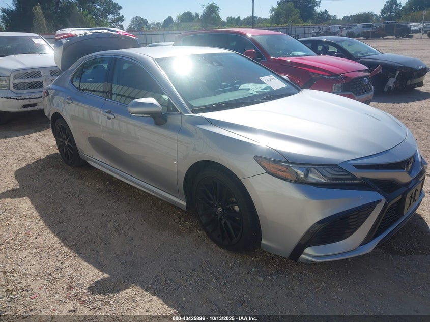 TOYOTA CAMRY XSE