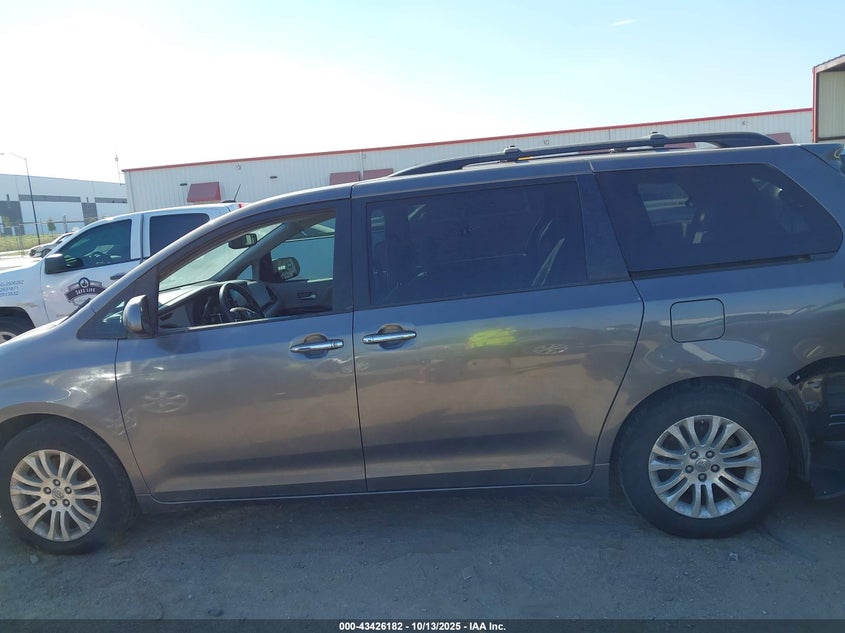 2017 Toyota Sienna Xle Premium 8 Passenger VIN: 5TDYZ3DC8HS819149 Lot: 43426182