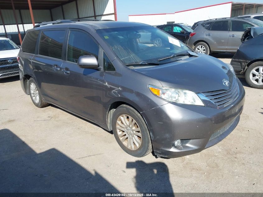 TOYOTA SIENNA XLE PREMIUM 8 PASSENGER