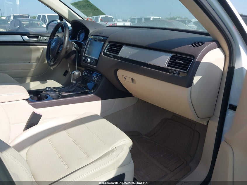 2013 VOLKSWAGEN TOUAREG VR6 SPORT WVGEF9BP8DD011521