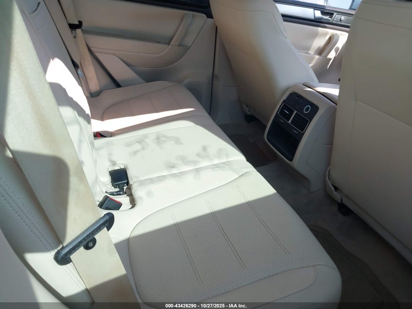 2013 VOLKSWAGEN TOUAREG VR6 SPORT WVGEF9BP8DD011521