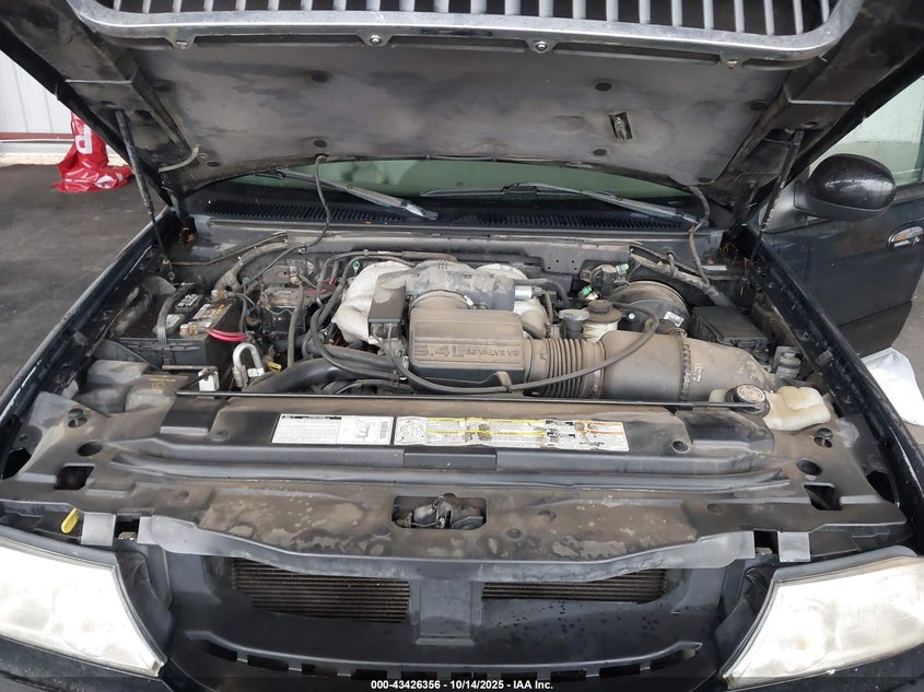 2000 Lincoln Navigator VIN: 5LMFU28AXYLJ20060 Lot: 43426356