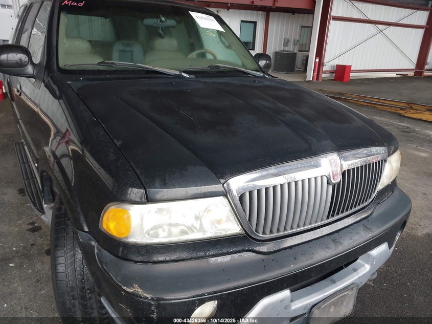 2000 Lincoln Navigator VIN: 5LMFU28AXYLJ20060 Lot: 43426356