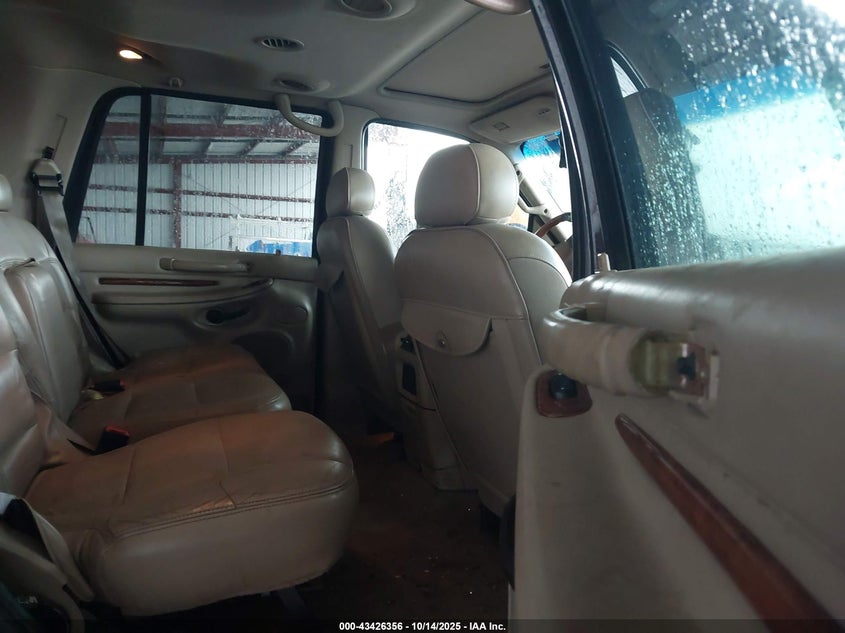 2000 Lincoln Navigator VIN: 5LMFU28AXYLJ20060 Lot: 43426356