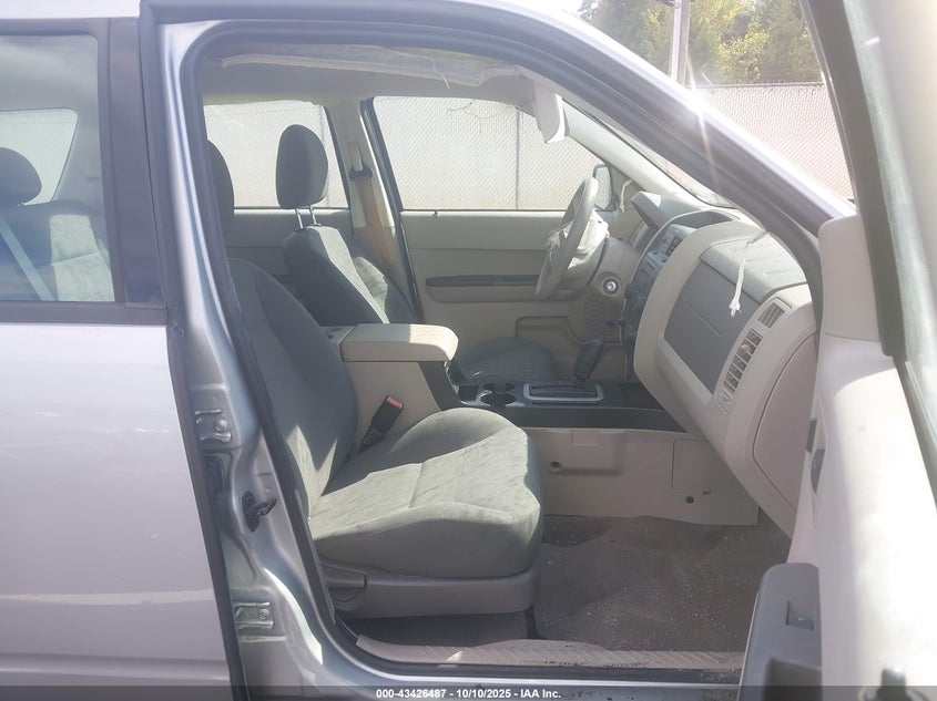 1FMCU02Z48KE51635 2008 FORD ESCAPE photo no. 5