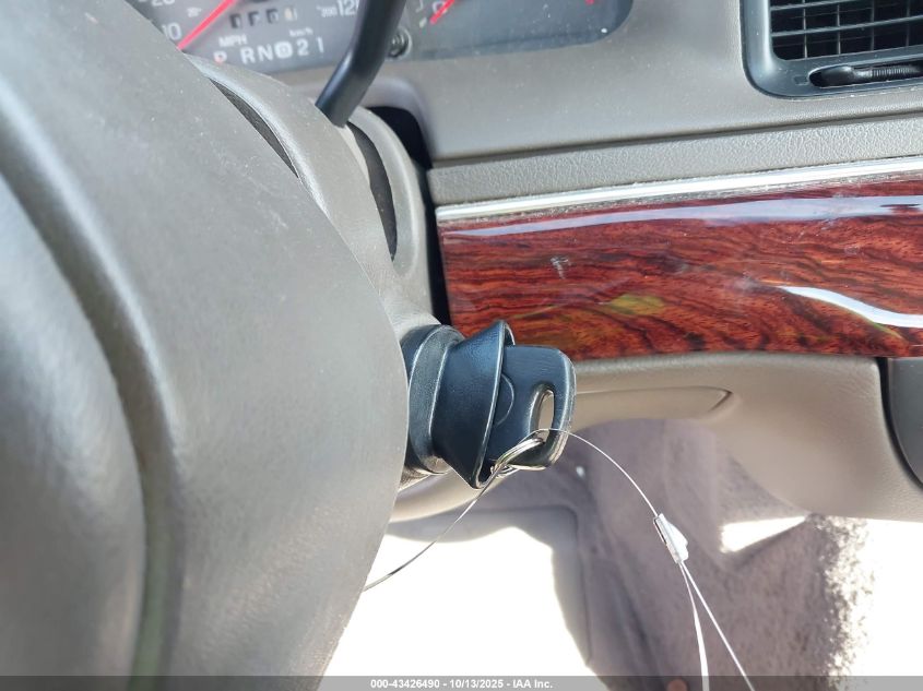 2000 Mercury Grand Marquis Gs VIN: 2MEFM74W3YX698234 Lot: 43426490