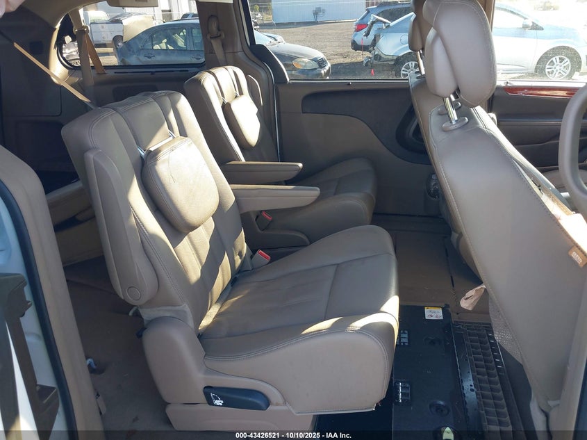 2015 Chrysler Town & Country Touring VIN: 2C4RC1BGXFR620514 Lot: 43426521