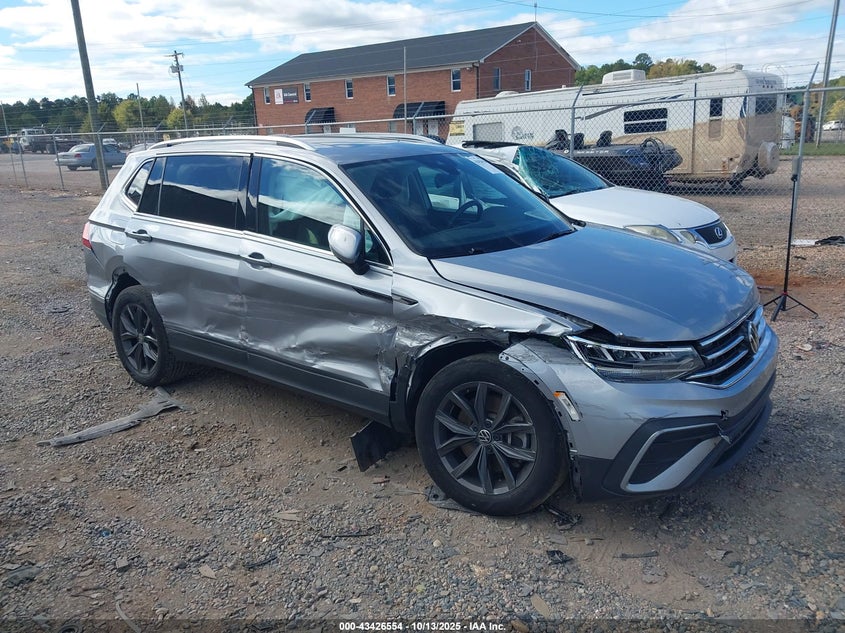 VOLKSWAGEN TIGUAN 2.0T SE