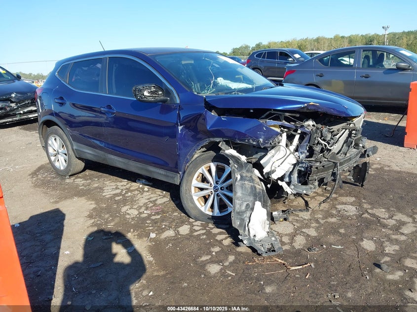 NISSAN ROGUE SPORT S