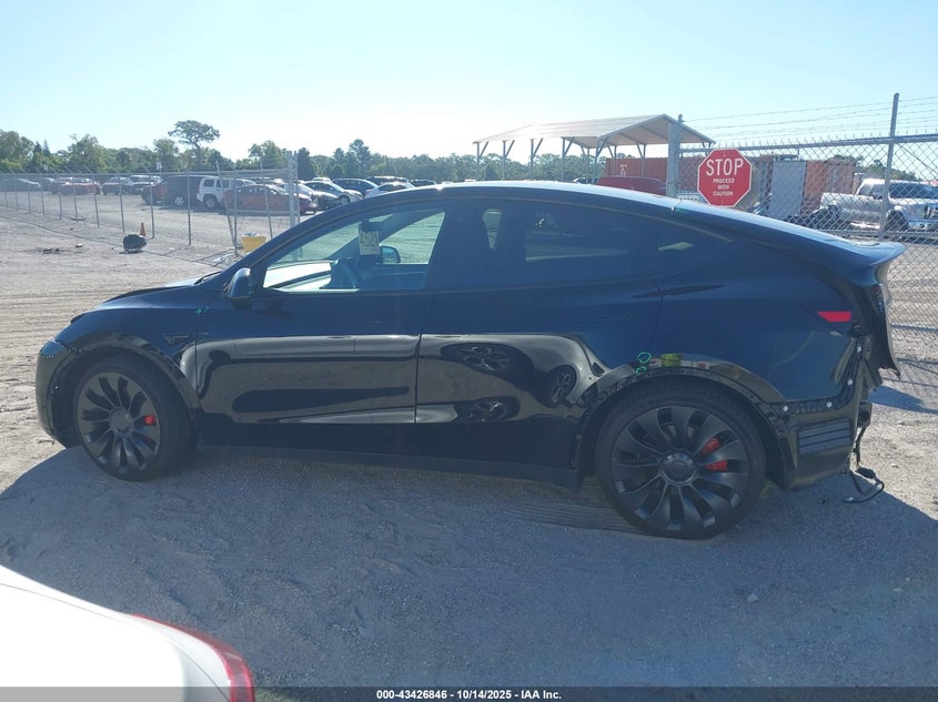 2022 Tesla Model Y Performance Dual Motor All-Wheel Drive VIN: 7SAYGDEF3NF557760 Lot: 43426846