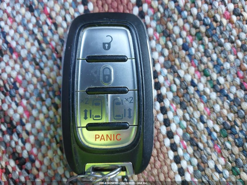 2017 Chrysler Pacifica Touring VIN: 2C4RC1DGXHR579012 Lot: 43426898