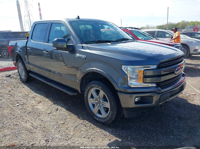 FORD F-150 LARIAT