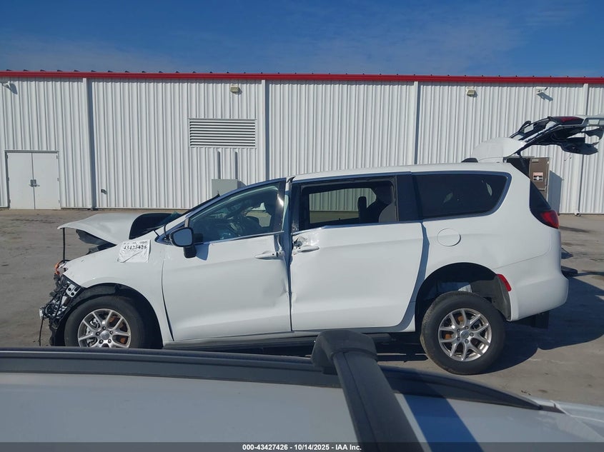 2025 CHRYSLER VOYAGER LX 2C4RC1CG6SR525263