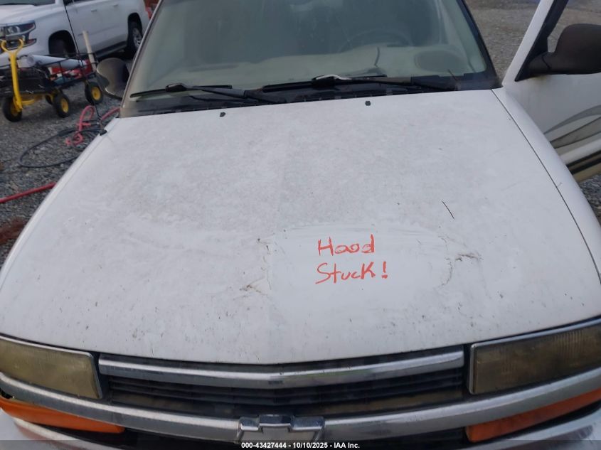 1998 Chevrolet Blazer Ls VIN: 1GNCS13WXW2105288 Lot: 43427444