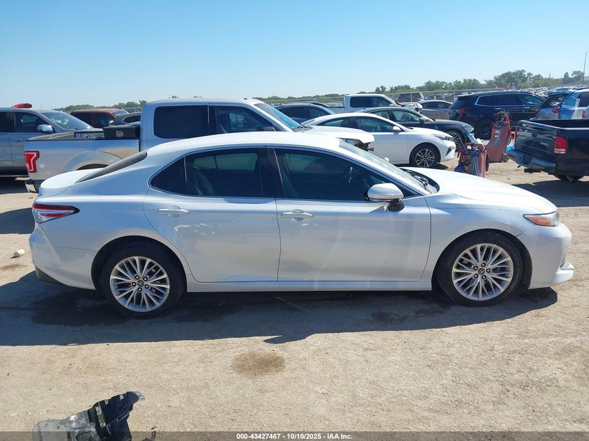 2018 Toyota Camry Xle VIN: 4T1B11HK7JU032211 Lot: 43427467
