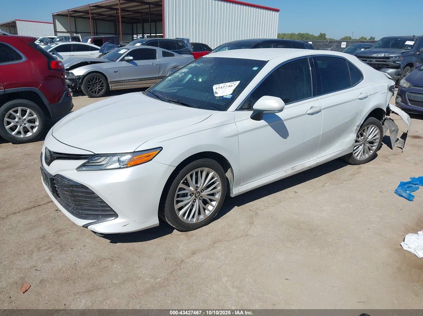 4T1B11HK7JU032211 2018 TOYOTA CAMRY photo no. 2