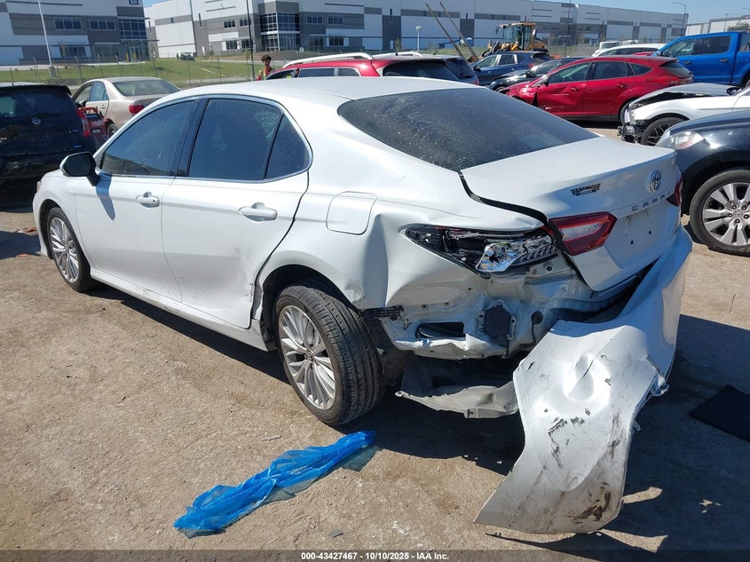 4T1B11HK7JU032211 2018 TOYOTA CAMRY photo no. 3