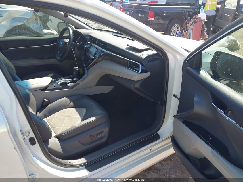 4T1B11HK7JU032211 2018 TOYOTA CAMRY photo no. 5