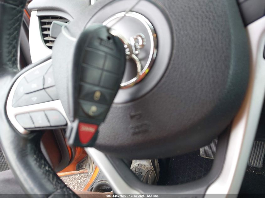 2015 Jeep Cherokee Trailhawk VIN: 1C4PJMBS5FW717114 Lot: 43427590