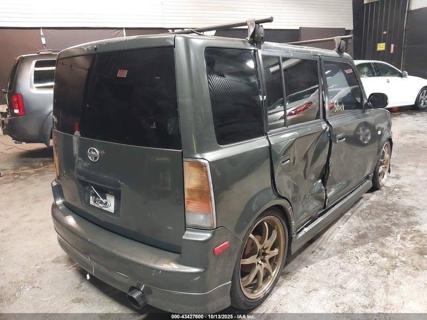 JTLKT334454007909 2005 SCION XB photo no. 4