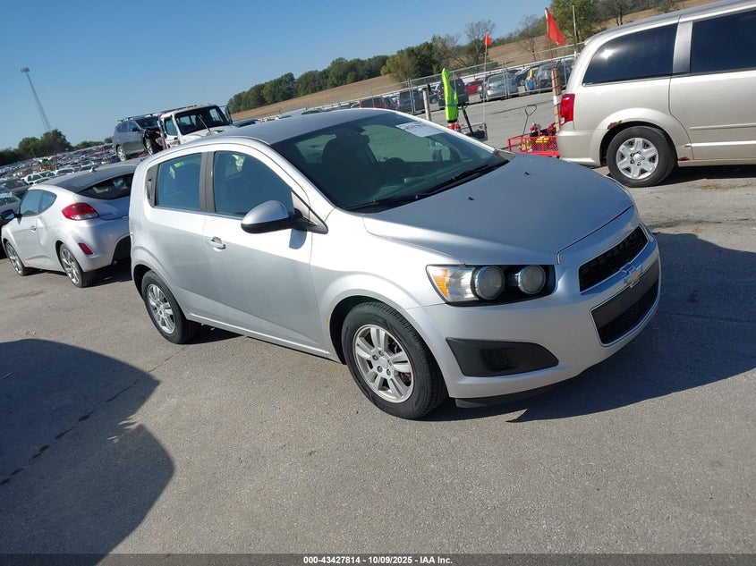 CHEVROLET SONIC LT AUTO